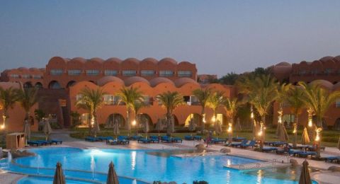 مصر تستهدف زيادة السياح.. 