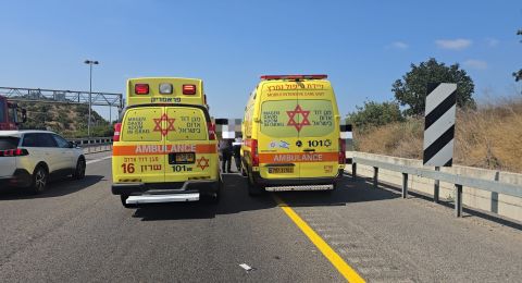 اصابة حرجة لشاب إثر اصطدام دراجة نارية بحافلة في رحوفوت