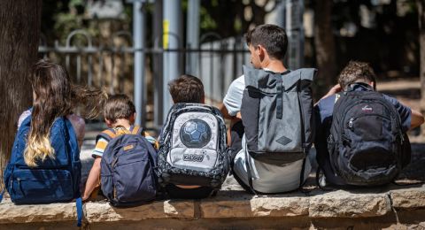 العام الدراسي 2026 ينطلق غدًا: 2.58 مليون طالب يعودون إلى المدارس، بينهم 579000 طالبًا عربيًا