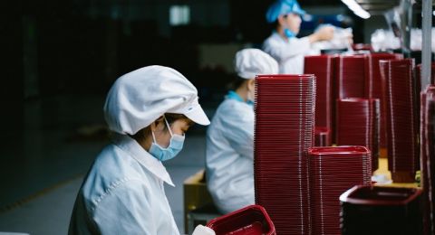 حقوق العمال في الأعياد: ما الذي يحقّ للعمال وأرباب العمل؟