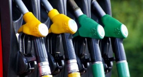 منتصف الليلة: رفع أسعار الوقود ب 9 أغورات ليصبح سعر لتر البنزين 7.16 شيكل